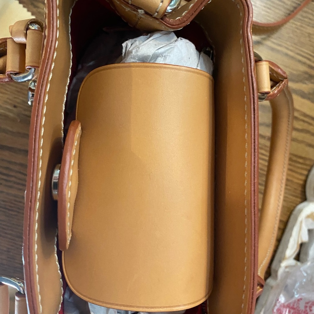 Downey and Bourke natural leather cross over bag - Picture 3 of 8